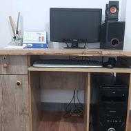 کامپیوتر و کیس وبلند گو