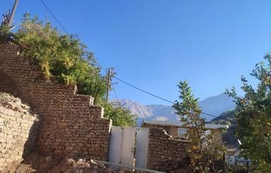 خانه قدیمی با حیاط و