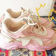 کتانی دخترانه سایز 35 درحد نو