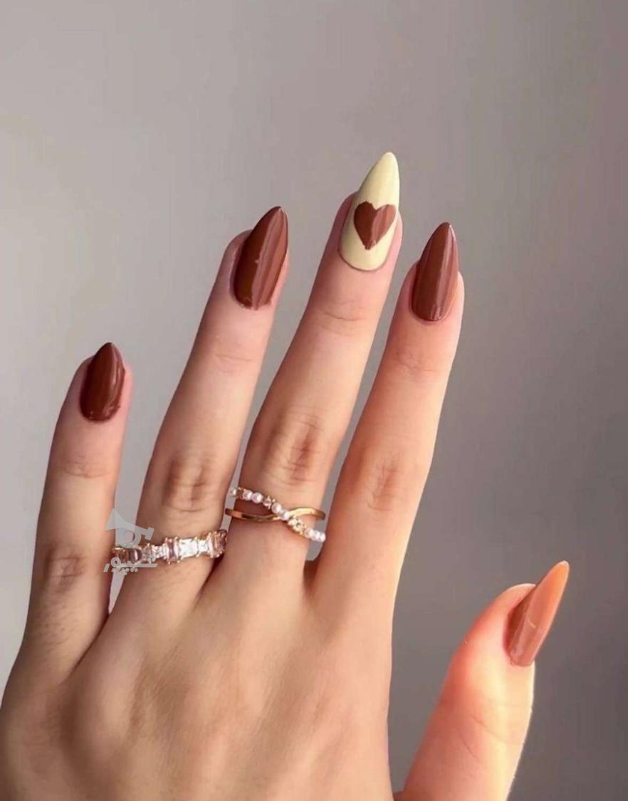 آموزش کاشت ناخن