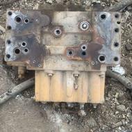 بیل میکانیکی هیتاچی سلکتور یا شیر کنترل هیتاچی 220