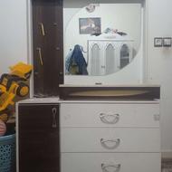 فروش میز آرایش سالم بدون خط و خش