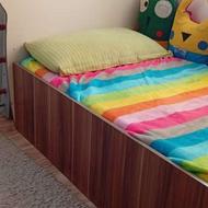 فروش تخت کودک به همراه میز تحریر کشودار