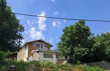 خانه نزدیک دریاچه عروس با ویوی پاییز