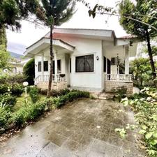 فروش ویلا که زمینی با ارزش و بنای قدیمی قابل بازسازی در چلک