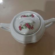 قندان گل سرخ