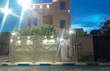 منزل ویلایی دو طبقه و نیم با دو سند تک برگ دو بهر