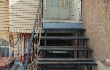 خانه دوطبقه در کارگر کاشان 90متر