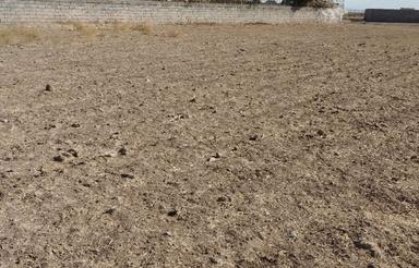 زمین ملکی داخل محدوده شهر نزدیک به برق و آب