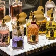 دعوت بهمکاری از تعدادی خانم جهت فروش محصولات عطر و ادکلن
