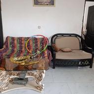 دودست مبل همه باهم میز عسلی سه تیکه هم دارم شیشه ایی