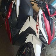 موتور طرح کلیک کبیر 150 رنگ سفید قرمز اسپشیال