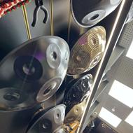 هنگ درام فولاد و استیل موجود در گالری موسیقی وحید