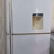 یخچال فریزر درحال کار