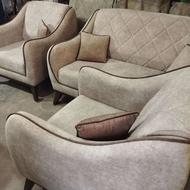 مبل 7 نفره ، با میز وسط و میزهای عسلی