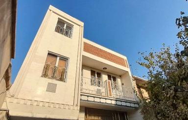 130مترطبقه دوم حیاط دار