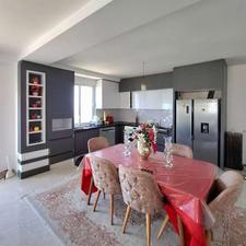 150 متری در خیابان جمهوری