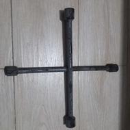 آچار چرخ چهار پر چینی