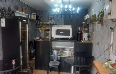 ملکیت یک مغازه با کلیه وسایل یک کافه