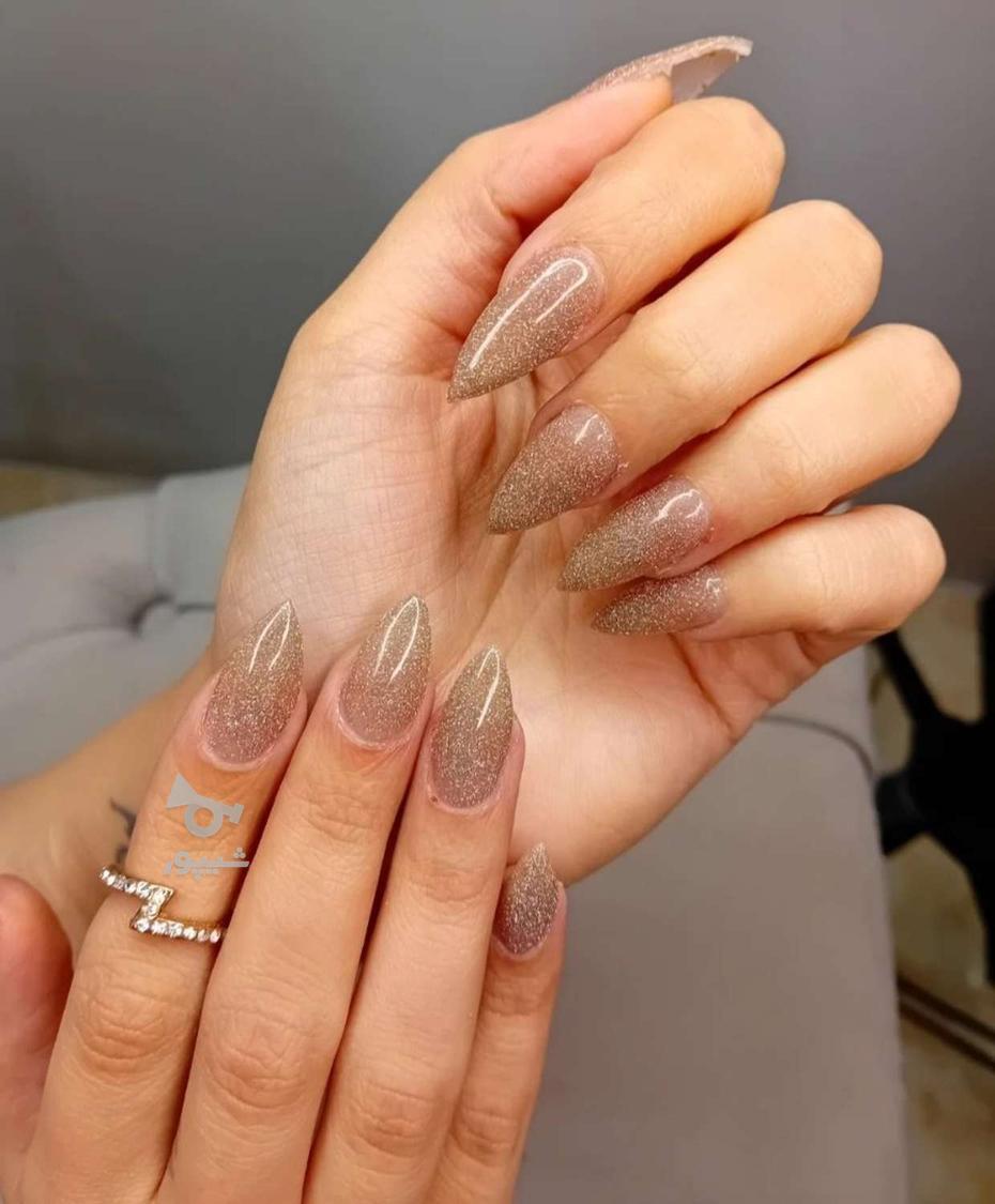 خدمات ناخن و آموزش ناخن