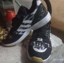 کتونی بیپ zx