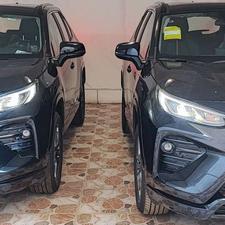 دو دستگاه تویوتا وایلندر لاکچری پلاس مشکی