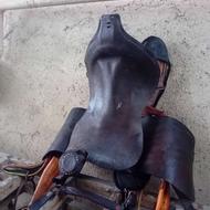 زین اسب چرم