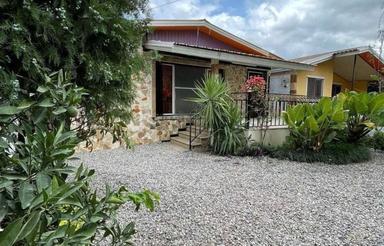 ویلا شمالی واقعی/لوکیشن اپادانا/دیوار بلند/دنج و اروم