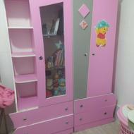 کمد بچه تمیز و مرتب