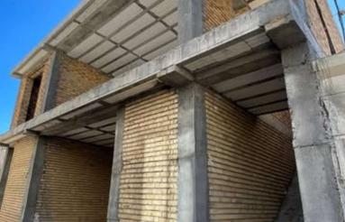 خانه دو طبقه نیم ساز واقع در سرباور