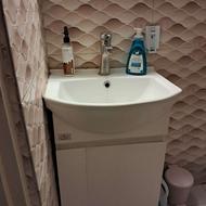 روشویی و شیر