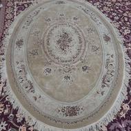 فرش بیضی در حد نو کوچک ترین ایرادی نداره کرم رنگ قیمت مناسب