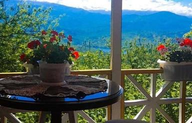 کلبه جنگلی یک کیلومتری سد لفور،چشم انداز بینهایت