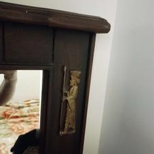 اینه با قاب چوبی