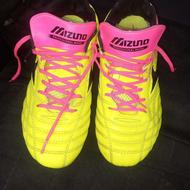 کفش چمنی سایز 43 با مارک میزانو