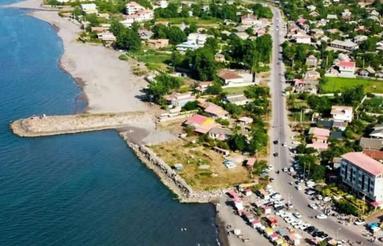 فروش ویلایی ساحلی همراه سوئیت روستایی