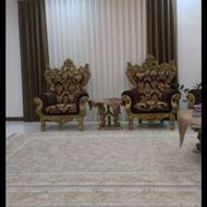 مبل سلطنتی 9 نفره و 3 عدد میزو غذاخوری 4 نفره کم جا