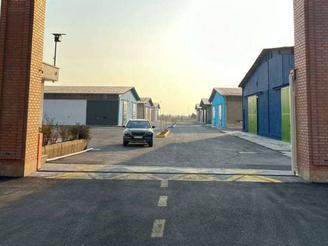 رهن و اجاره سوله1800 متری در شهرک با نگهبانی 24 ساعته