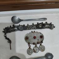 قاشق دستبندوپلاک گردنبند آنتیک قدمت دار