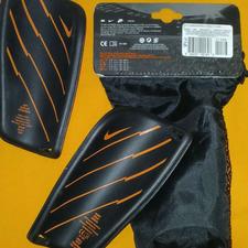 پک دو عددی ساقبند فوتبال NIKE اصلی استاندارد مشکی3بعدی