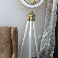 ساعت پایه دار