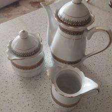 فنجان و نلبکی چینی