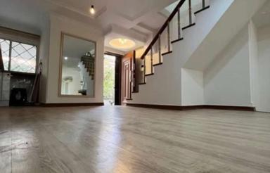 اجاره ویلا 200 متر در الهیه/ دربست قابل سکونت وکار