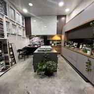 فروشنده خانوم