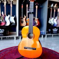 YAMAHA C70 گیتار