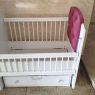 تخت کودک کاملا سالم