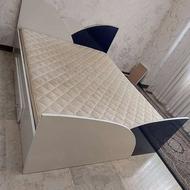 تخت دونفره سالم و تمیز