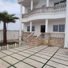 فروش ویلا 200 متر زمین 200متربنا استخردار