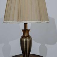 دو عدد آباژور و دو عدد میز پایه دار بلند چوبی