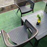 صندلی حصیری برای کافه